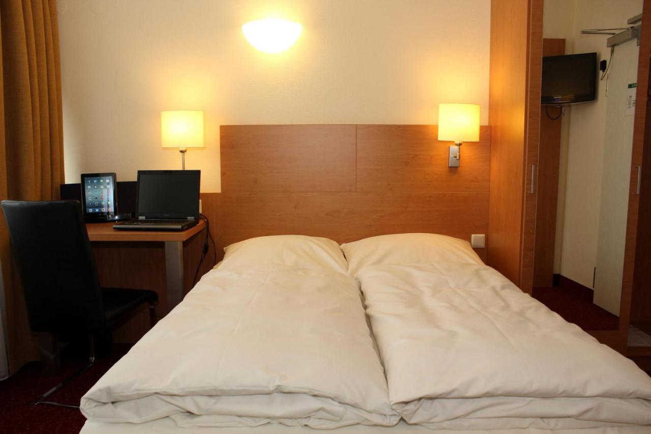 Ringhotel Haus Oberwinter Ремаґен Номер фото